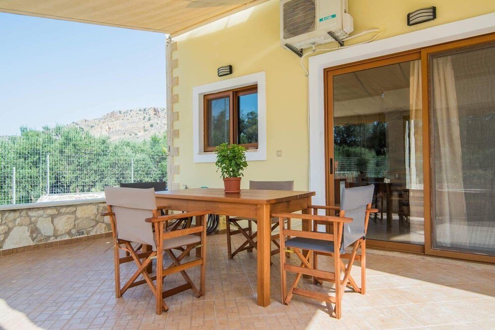 Фото Kalives Beach House