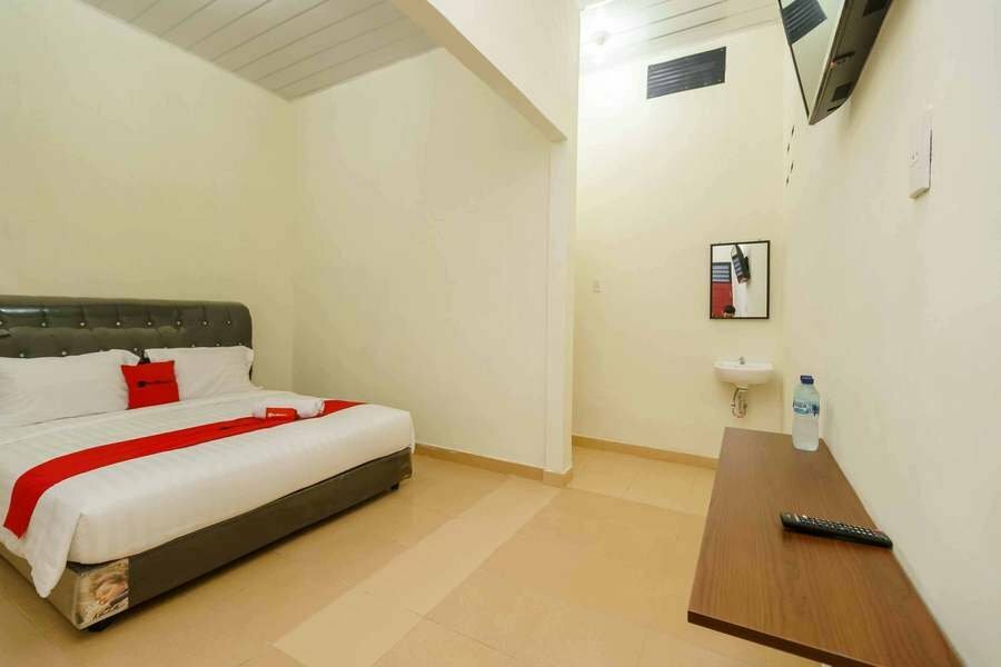 Hotel RedDoorz Plus @ Setiabudi Medan 4, Medan, photo