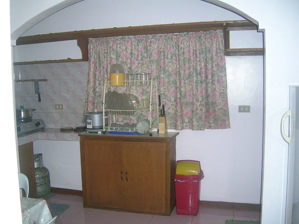 Фото 3br Unit 2 Jefrell Apartments