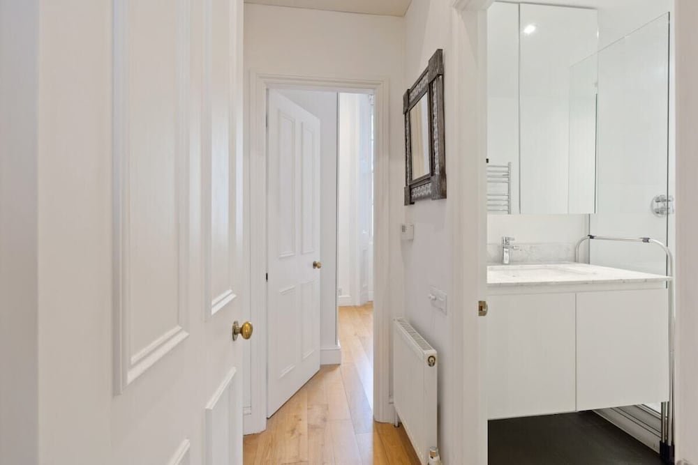 Фото Stunning 1 Bed Apt, Sleeps 4 Near Hyde Park