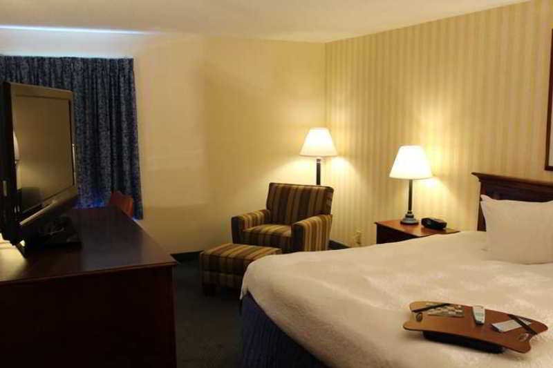 Фото Hampton Inn Salem East - Electric Road