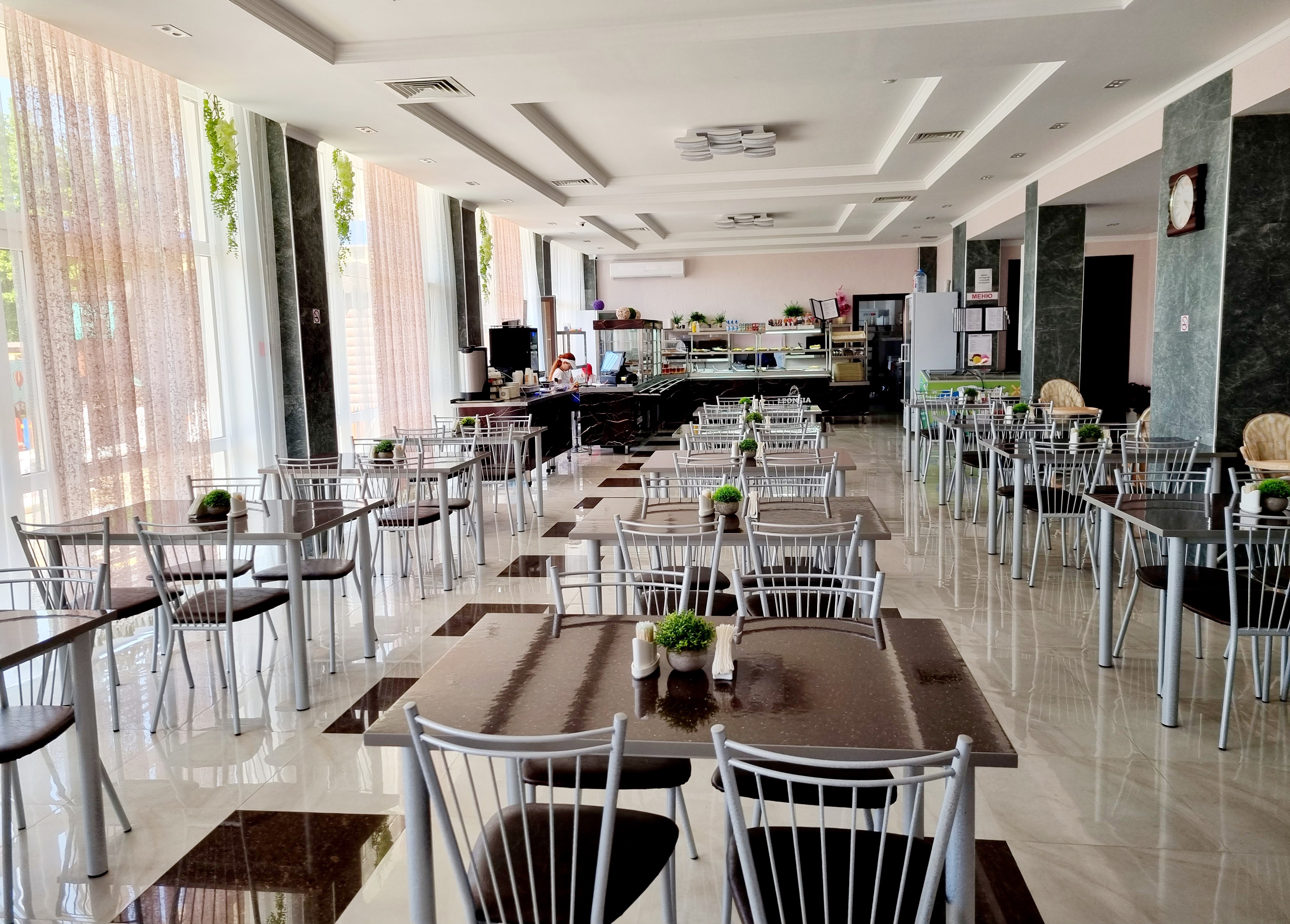 Фото Leonsia Family Hotel