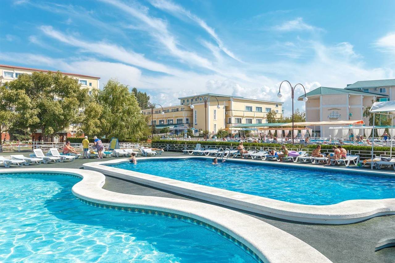 Фото отеля 2