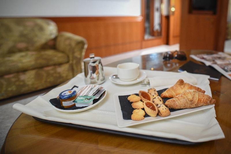 Фото Hotel Leon D'Oro