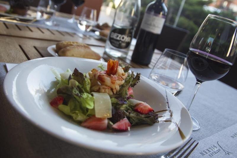 Фото Hotel Silken Ciudad Gijon