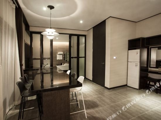 Фото CS Premier Hotel