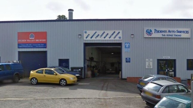 Tires and wheels Phoenix Auto Services Ltd, England, photo