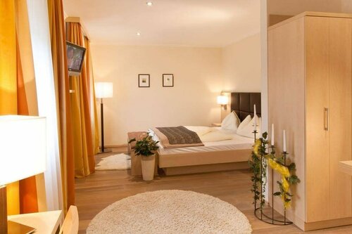 Внешний вид отеля Krone в Мондзем, фото 1