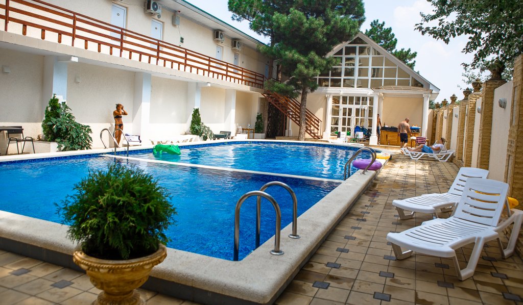 Фото отеля 1