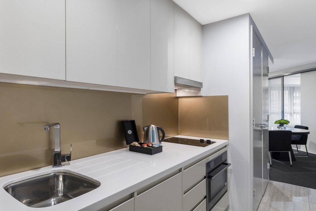 Фото Meriton Suites Herschel Street