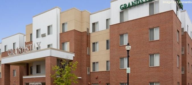 Фото Grandstay Residential Suites Hotel - Sheboygan