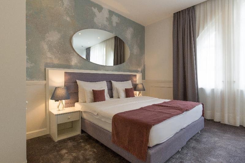 Фото Public House Hotel