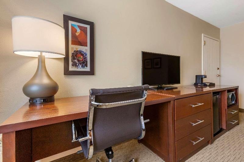 Фото Comfort Inn & Suites Los Alamos