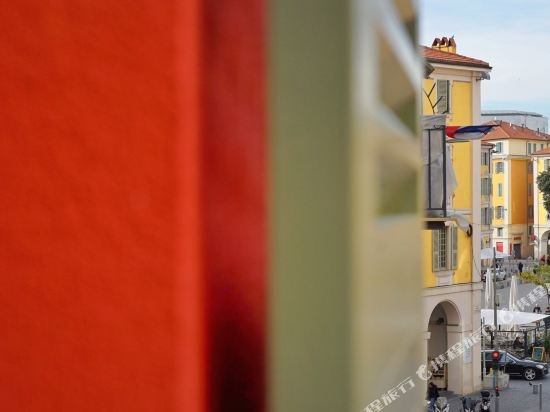 Фото L'Abeille Boutique Apartments