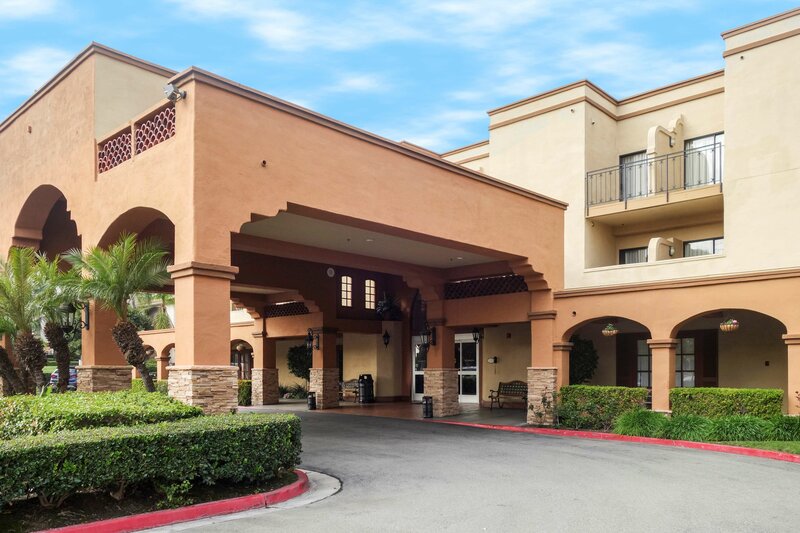 Гостиница MainStay Suites John Wayne Airport by Choice Hotels в Санта-Ане