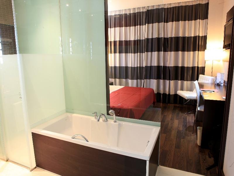 Фото Hotel & SPA Villa Olímpic@ Suites