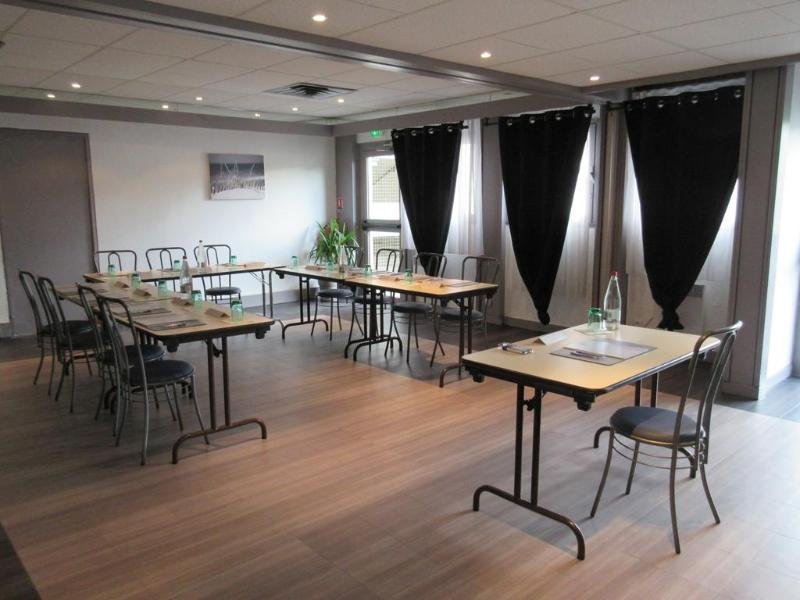 Фото Ibis Budget Fresnes