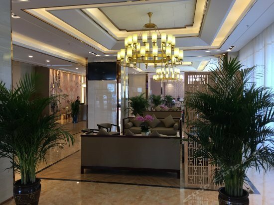 Гостиница Jinghao Hotel Kunming в Куньмине