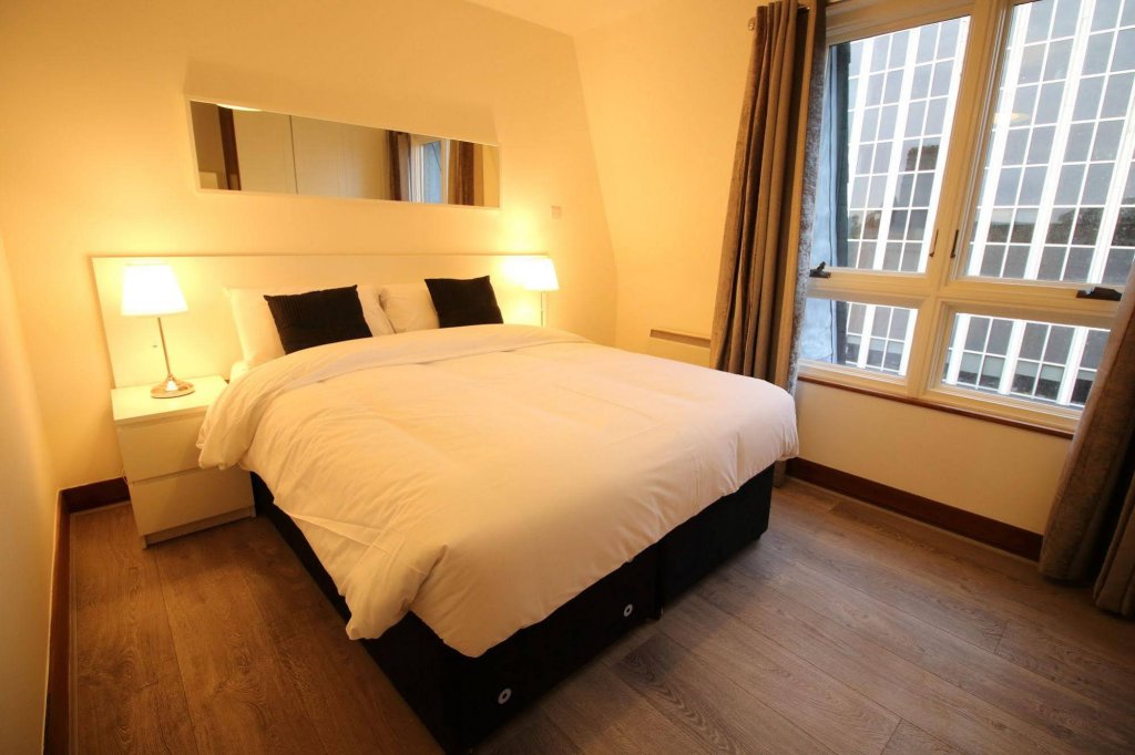 Фото Arlington Hotel O'Connell Bridge