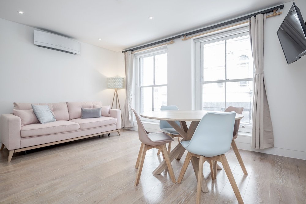 Фото Berwick Street by Q Apartments