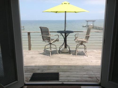 Фото Come Friday Cottages on the Bay