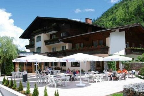 Гостиница Idyllic Chalet in Kaprun near Ski Area в Капруне