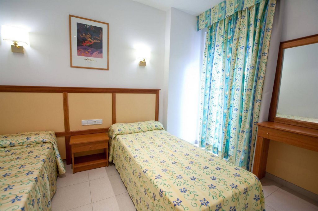 Фото Apartamentos Royal