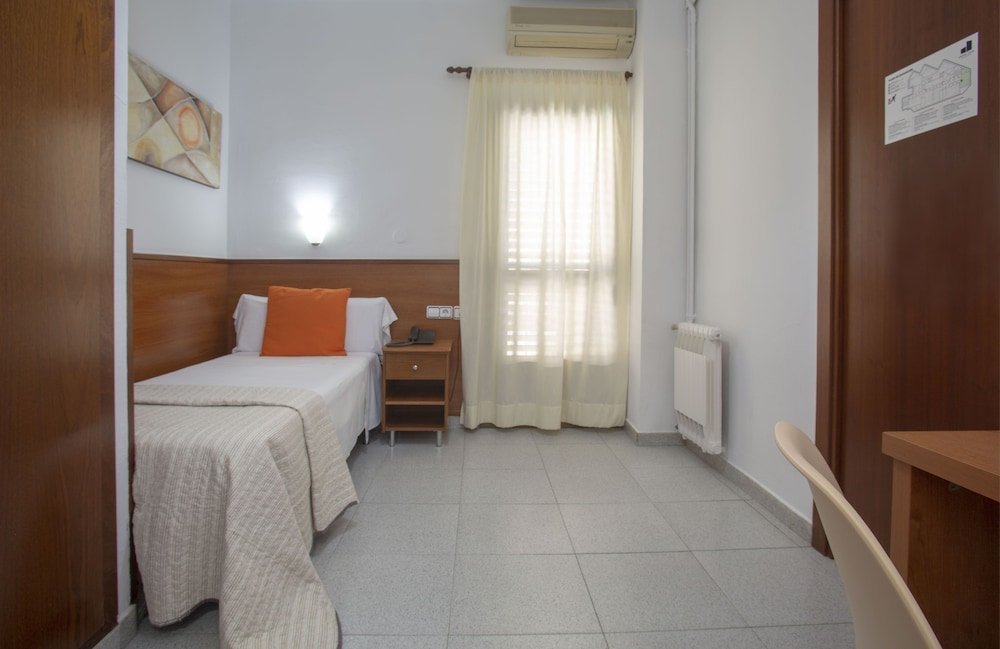 Фото Hostal Sans