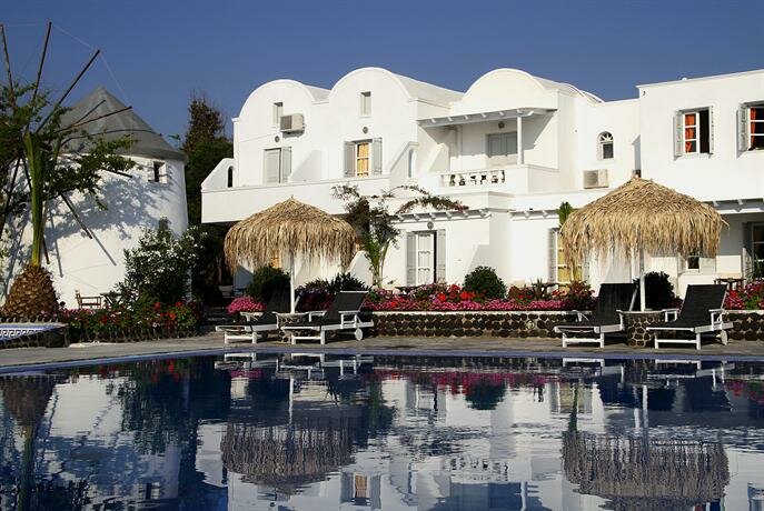 Гостиница Mediterranean Beach Palace Hotel