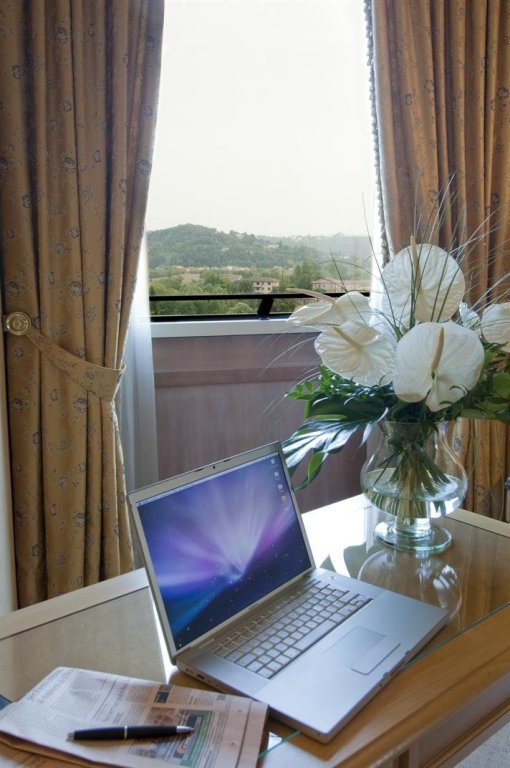 Фото Shg Hotel De La Ville