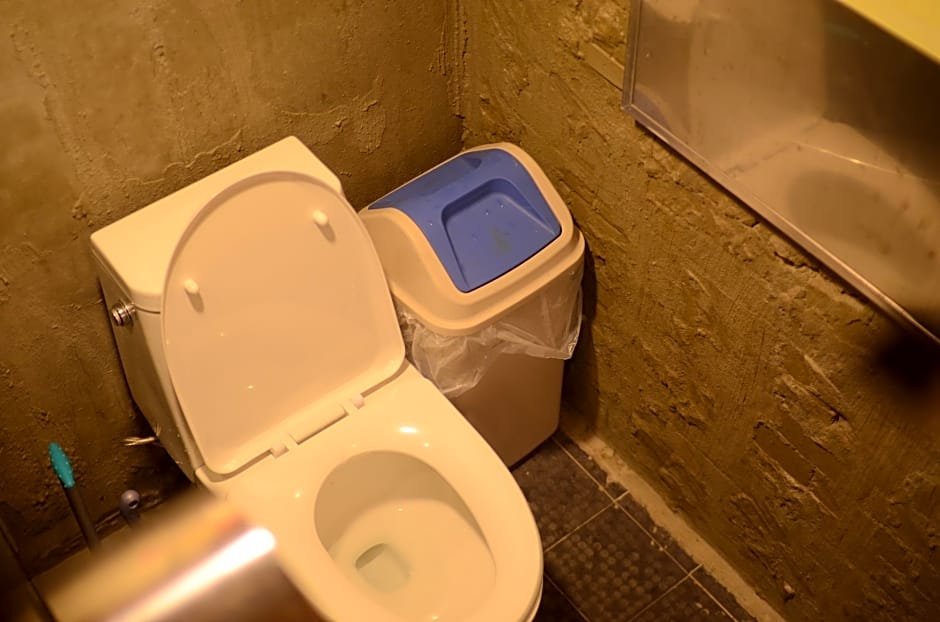 Фото Kimchee Hongdae Guesthouse - Hostel