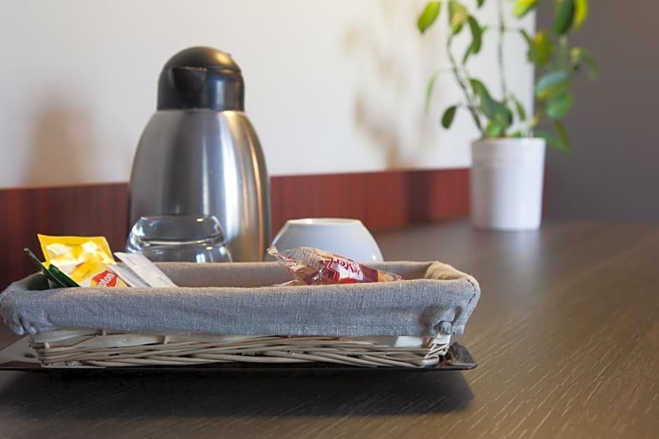 Фото The Originals Montpellier Sud Le Mas de Grille