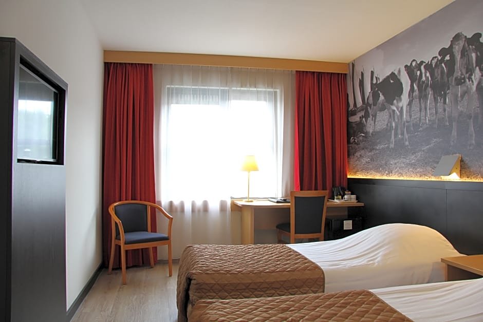 Фото Bastion Hotel Utrecht