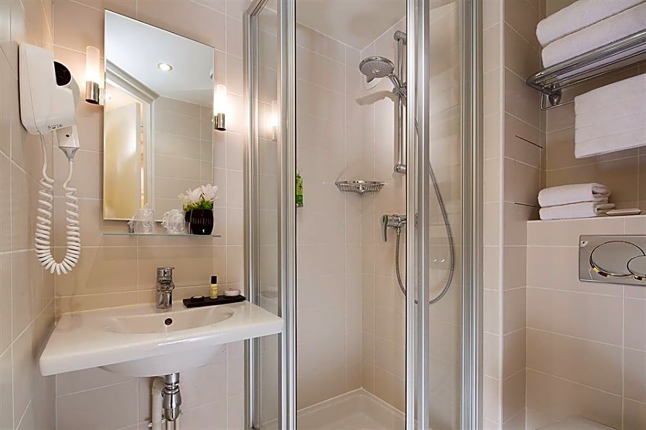 Фото Hôtel Queen Mary