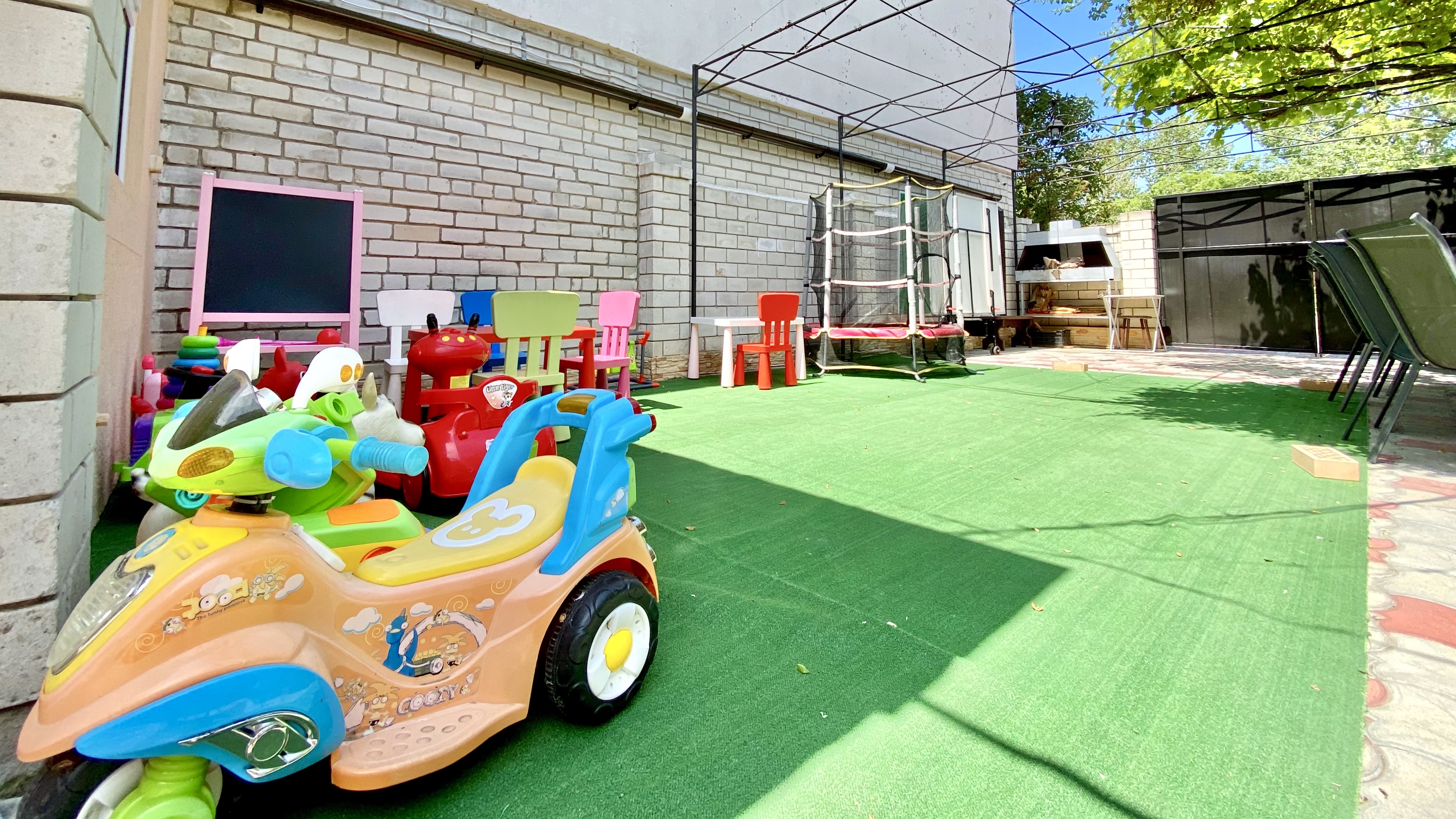 Фото отеля 2