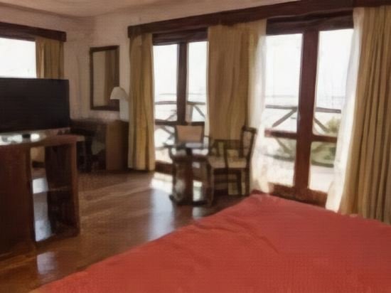 Фото Howard Johnson by Wyndham Express Inn Ituzaingo