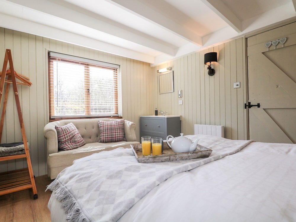 Фото Woodmancote Lodge