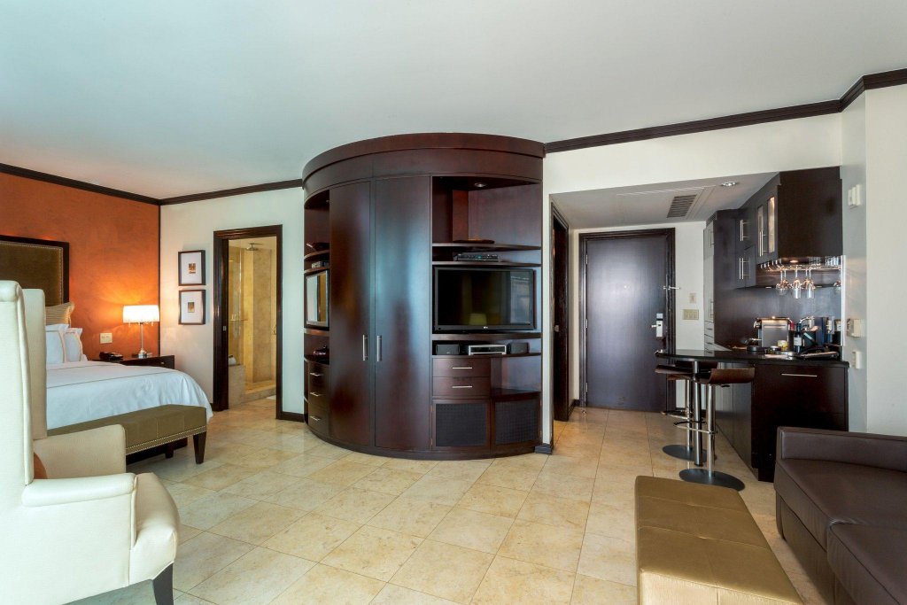 Фото Crowne Plaza South Beach - Z Ocean Hotel