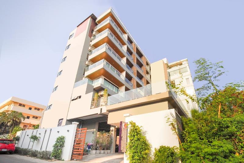 Фото Blooming Hill Boutique Suites