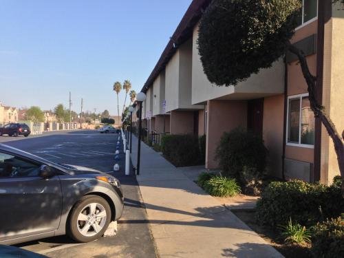 Фото Ramada by Wyndham Fresno North