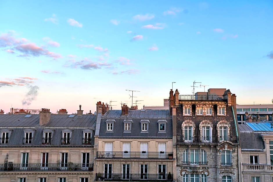 Фото Renaissance Paris Arc de Triomphe Hôtel