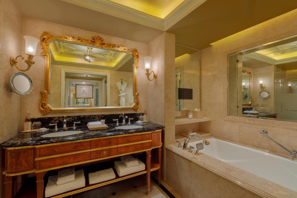 Фото The Leela Palace New Delhi