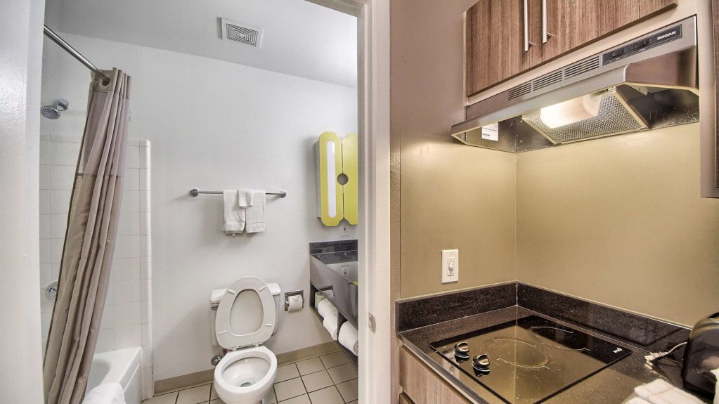 Фото Studio 6 San Antonio, Tx - Six Flags