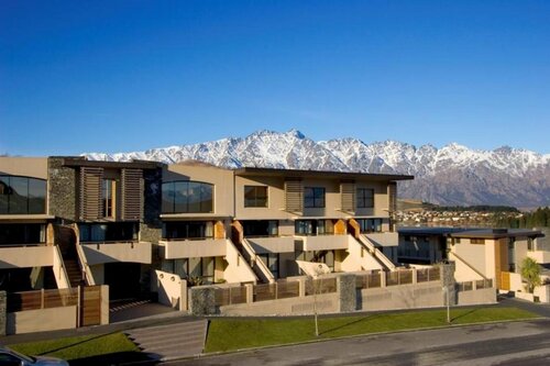 Гостиница Garden Court Suites And Apartments в Куинстауне