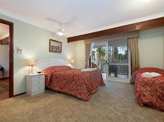 Фото Ainslie Manor B&b