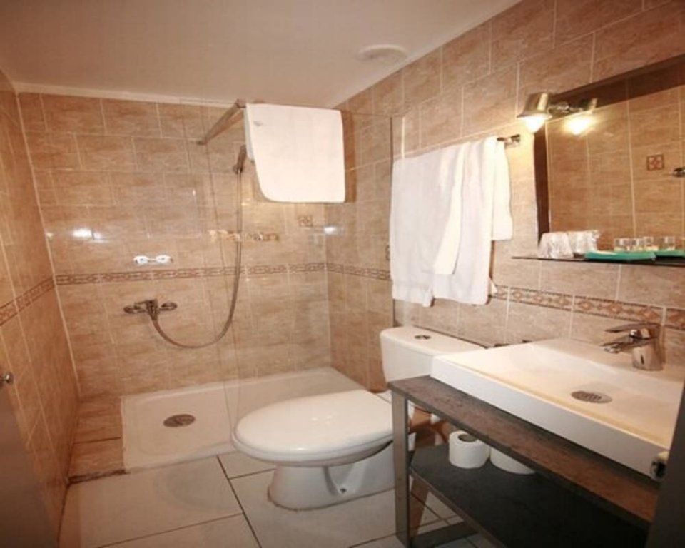 Фото The Originals City, Hotel Azur, Fos sur Mer