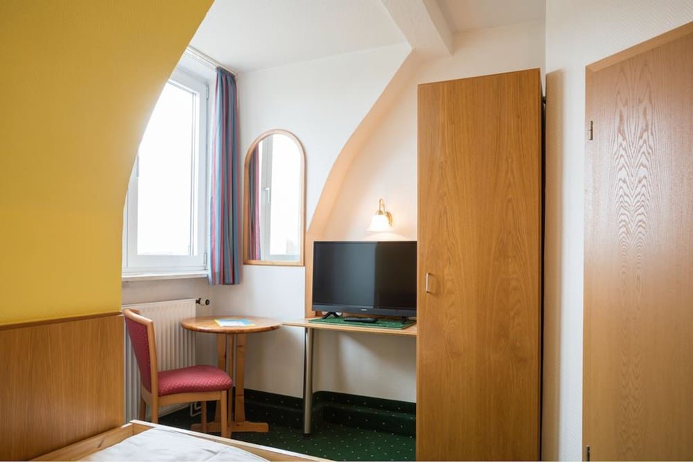 Фото Hotel Gremersdorf - Zum Grünen Jäger