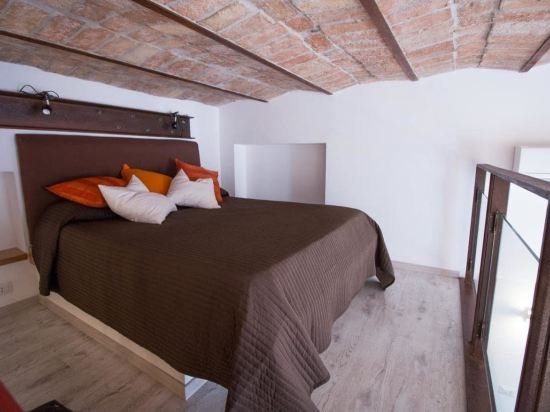 Фото Inner House