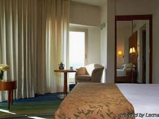 Фото Maxim Hotel