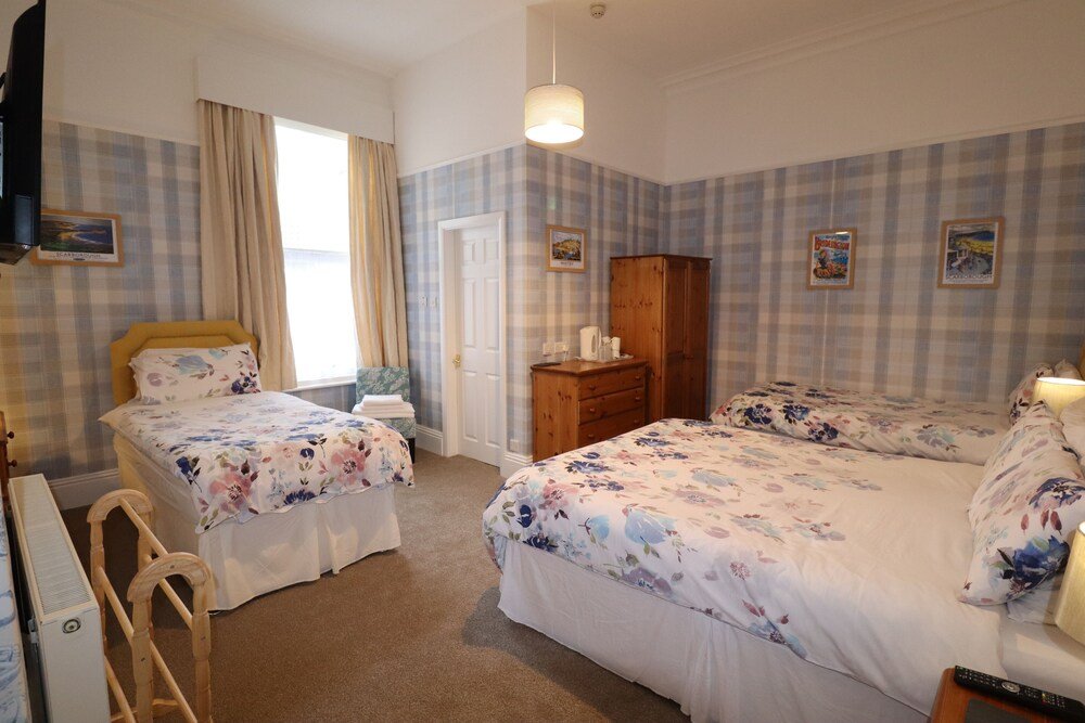 Фото Raincliffe Hotel